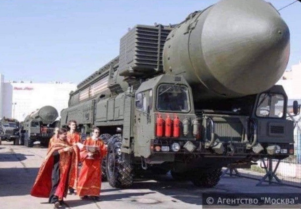 Isten nevében pusztíthat az atomrakéta! Az orosz egyház papjai megáldották a Sátánt!